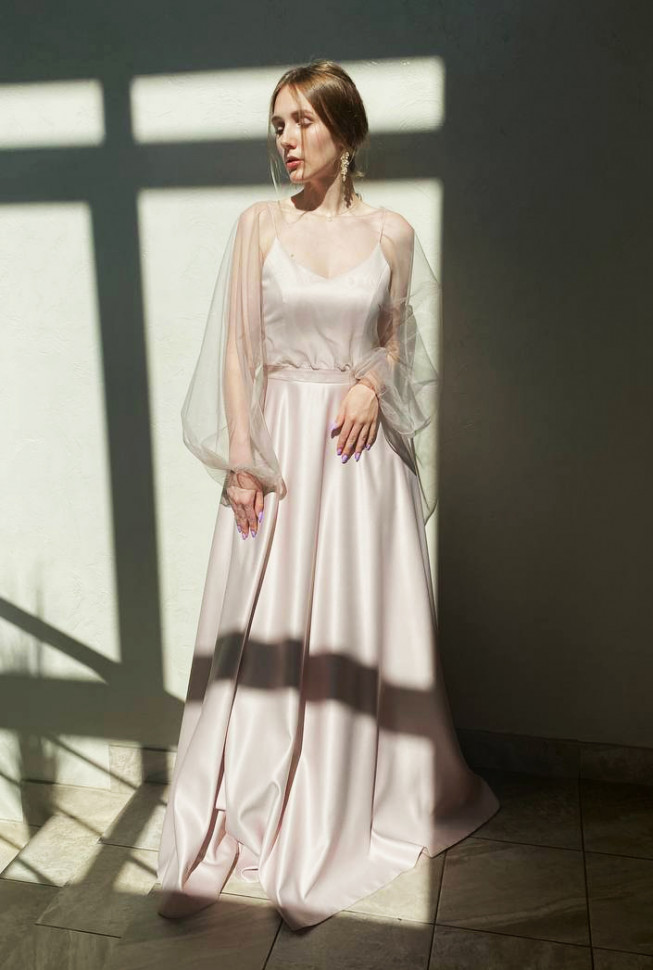 Свадебное платье со шлейфом