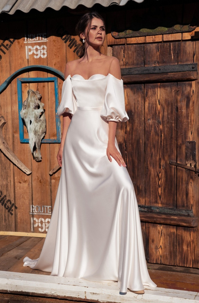 Свадебное платье с широкими рукавами