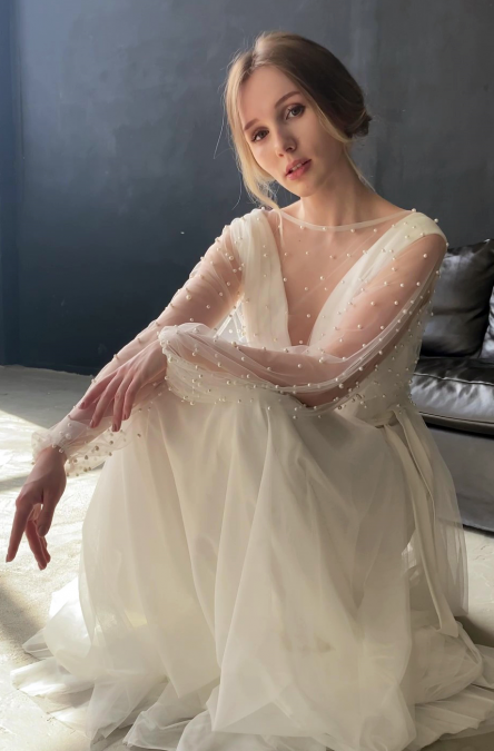 Свадебное платье с накидкой с жемчугом